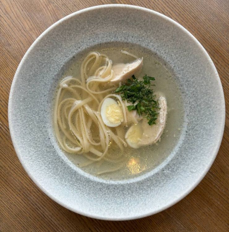 Бульйон з домашньої курочки